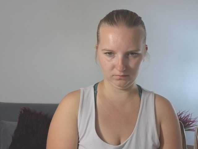 RoseNatural live cam on BongaCams