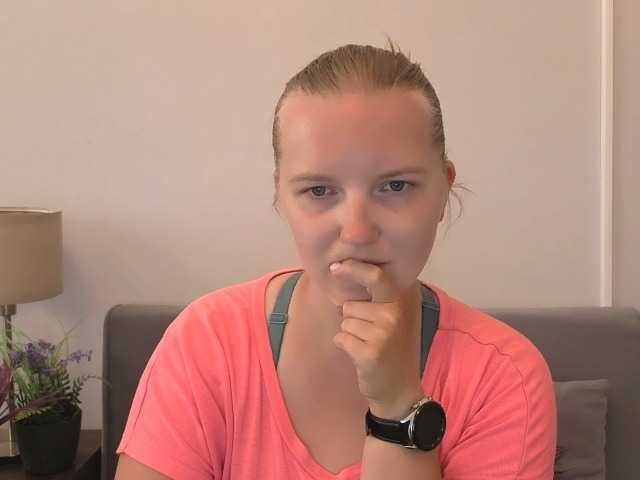 RoseNatural live cam on BongaCams