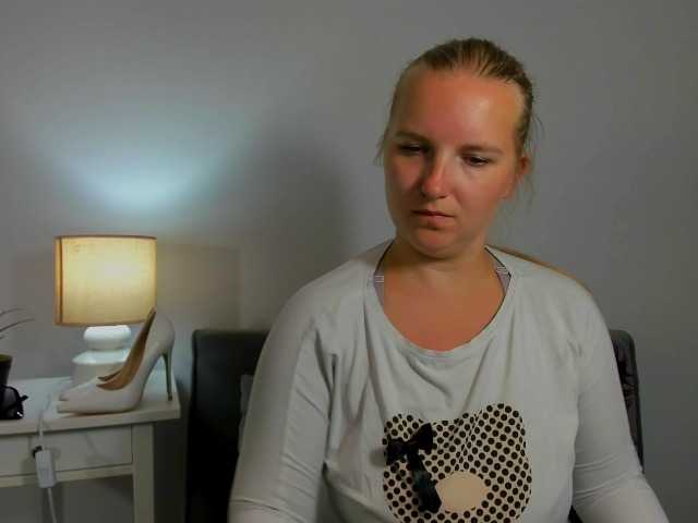 RoseNatural live cam on BongaCams