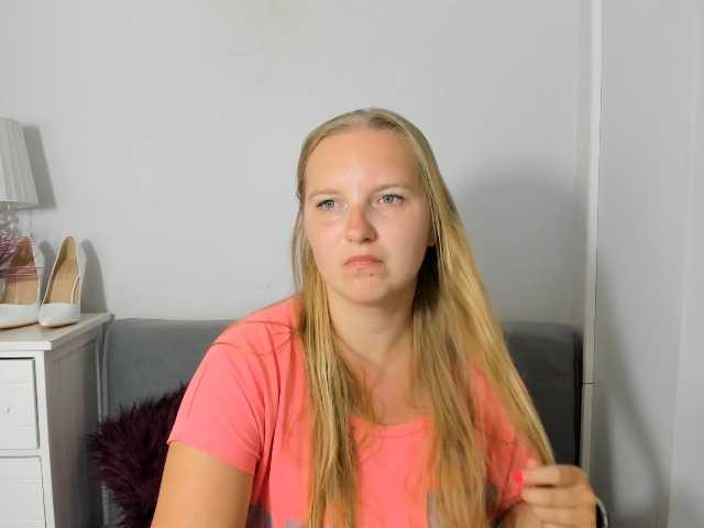 RoseNatural live cam on BongaCams