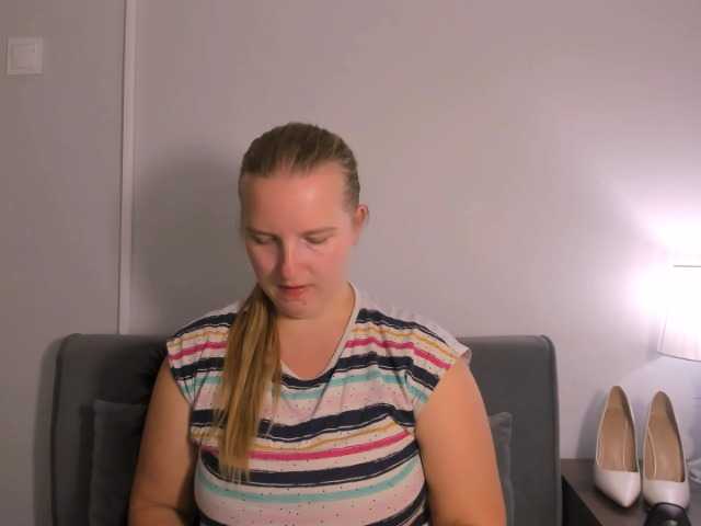 RoseNatural live cam on BongaCams
