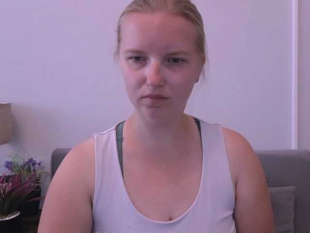 RoseNatural live cam on BongaCams