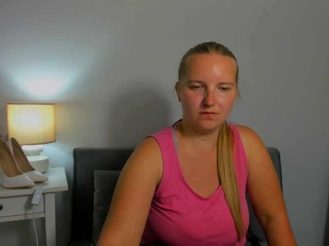 RoseNatural live cam on BongaCams