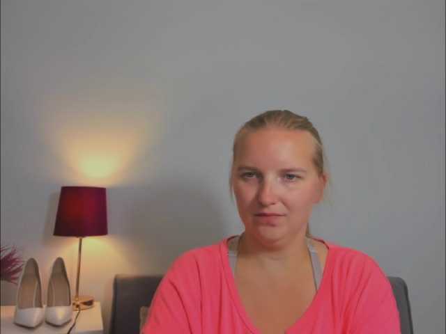 RoseNatural live cam on BongaCams