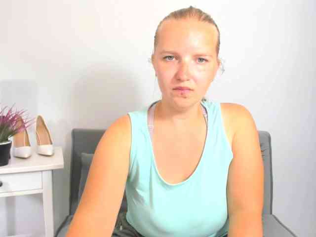 RoseNatural Live Webcam on BongaCams