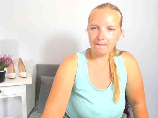RoseNatural Live Webcam on BongaCams