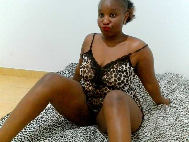 Softwhispers4 live cam on BongaCams