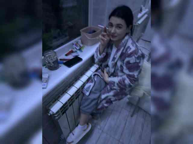 Mishkaa7771 Live Webcam on BongaCams