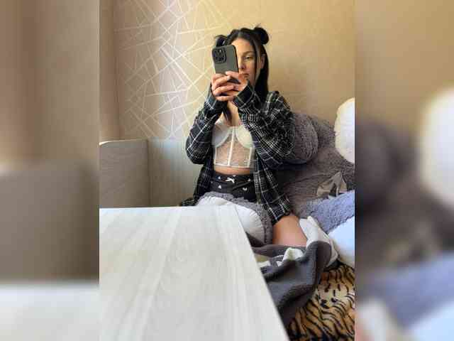 Mishkaa7771 webcam