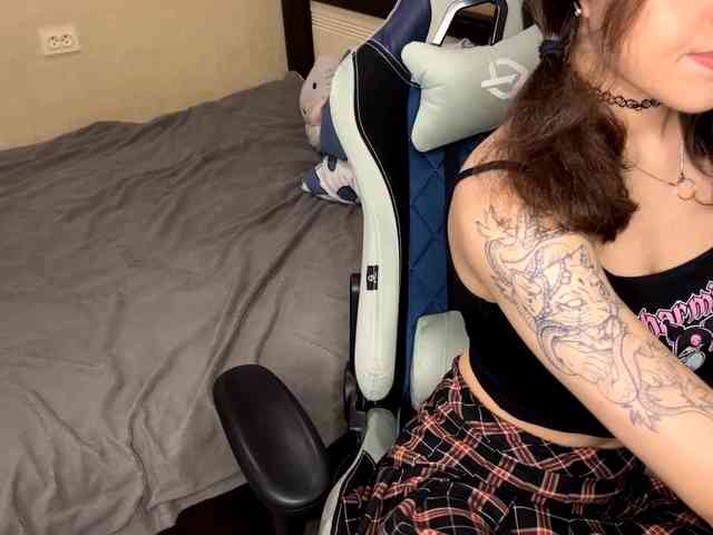lilSilvian webcam