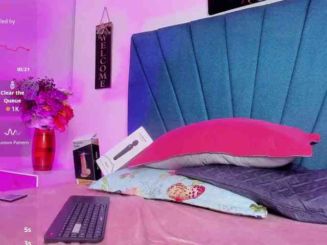 Chloe-wish1 webcam