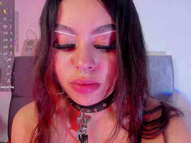 Chloe-wish1 webcam