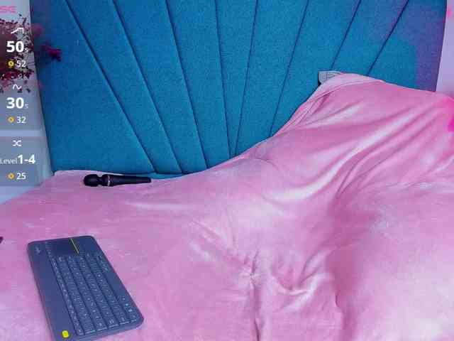 Chloe-wish1 webcam