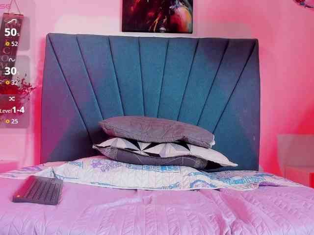 Chloe-wish1 Live Webcam on BongaCams