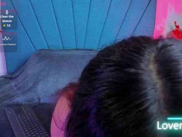 Chloe-wish1 webcam