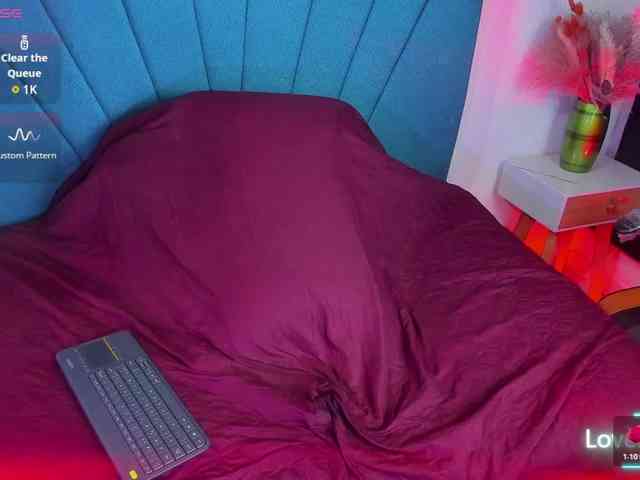 Chloe-wish1 webcam