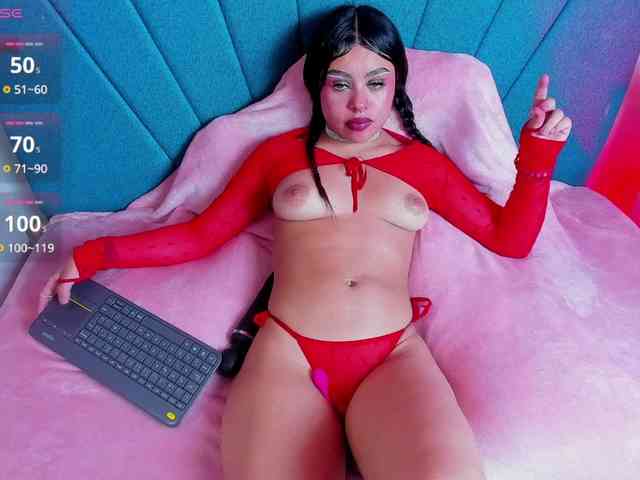 Chloe-wish1 webcam