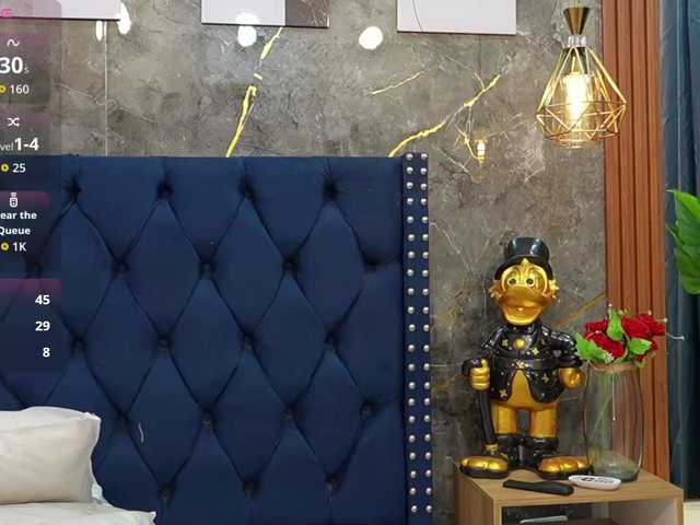 dominikk018 live cam on BongaCams