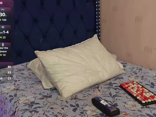 dominikk018 live cam on BongaCams