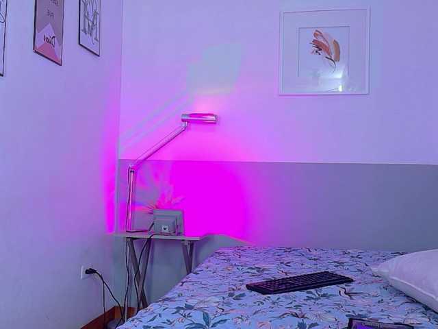 dominikk018 live webcam show