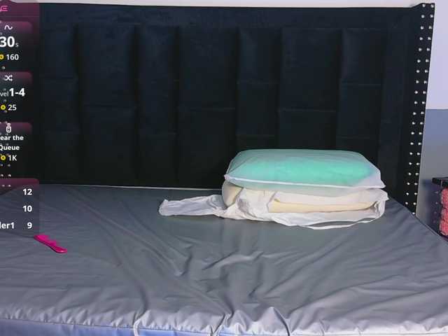 dominikk018 live cam on BongaCams