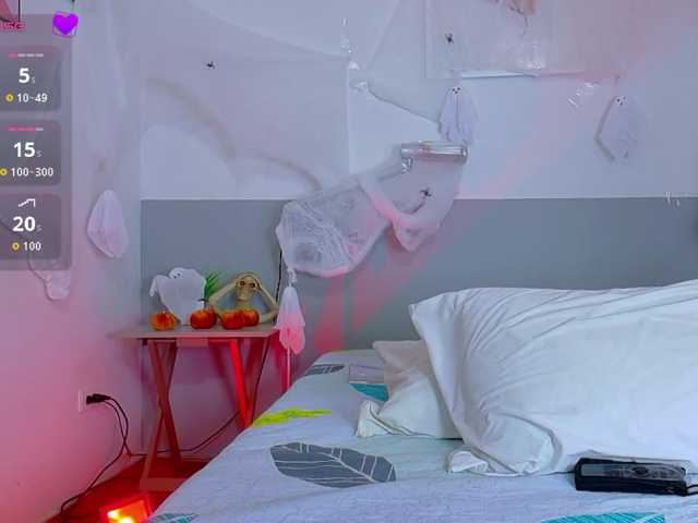 dominikk018 live cam on BongaCams