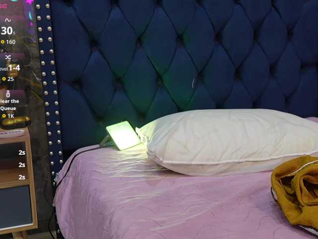 dominikk018 live cam on BongaCams