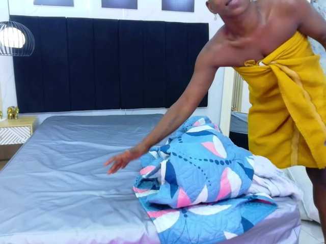 dominikk018 live cam on BongaCams