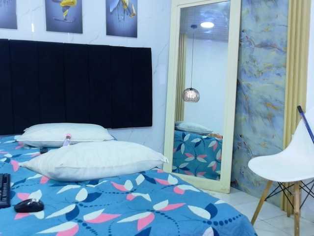 dominikk018 live cam on BongaCams
