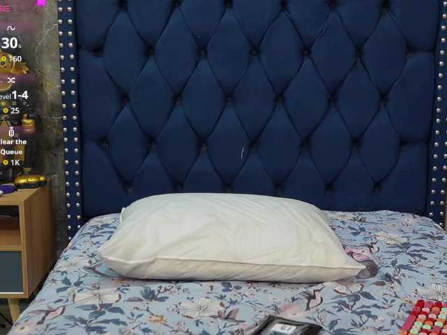 dominikk018 live cam on BongaCams