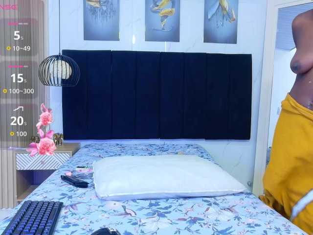 dominikk018 live cam on BongaCams