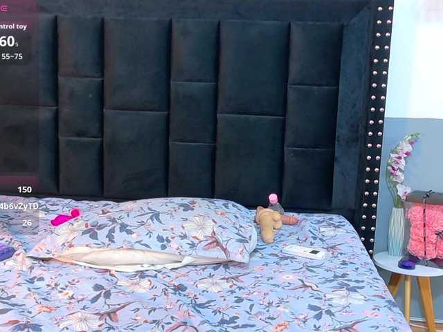 dominikk018 live cam on BongaCams