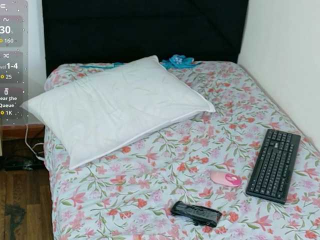 dominikk018 live webcam show