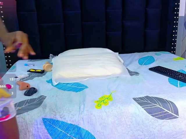 dominikk018 live cam on BongaCams