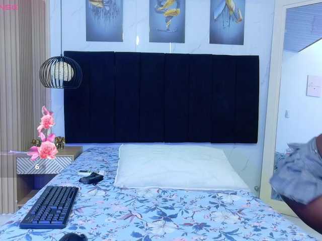 dominikk018 live cam on BongaCams