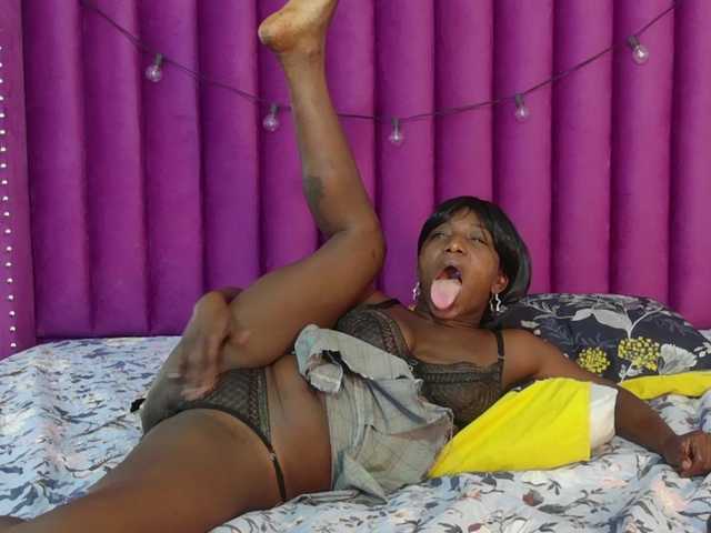 dominikk018's BongaCams show and profile