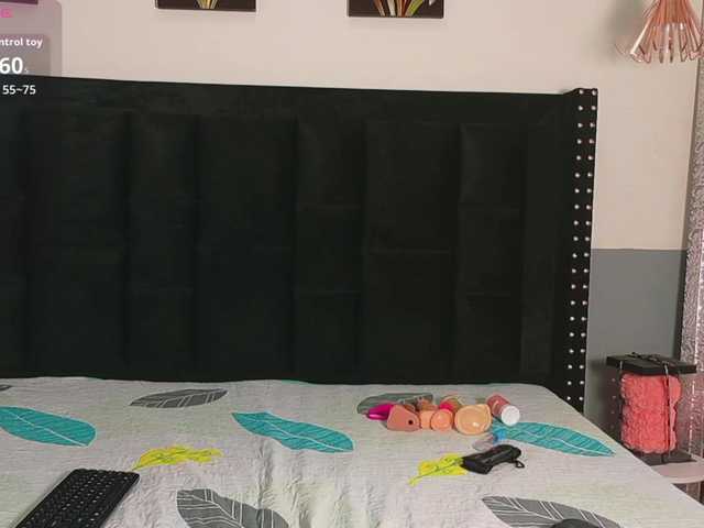 dominikk018 live cam on BongaCams
