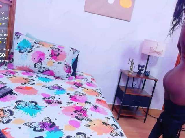dominikk018 live cam preview