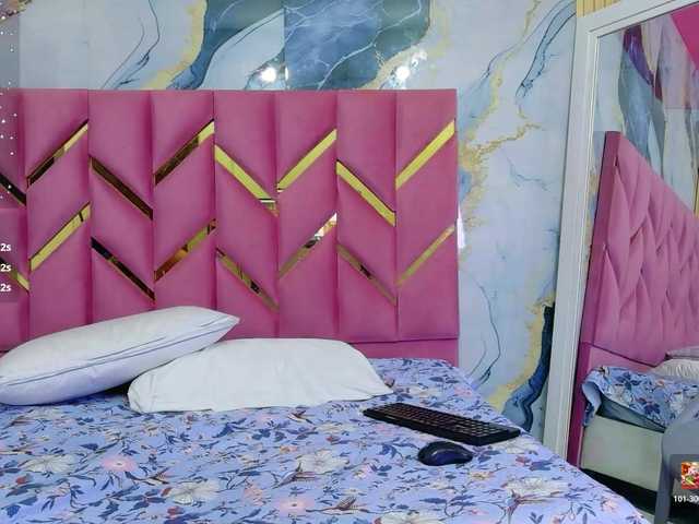 dominikk018 live cam on BongaCams