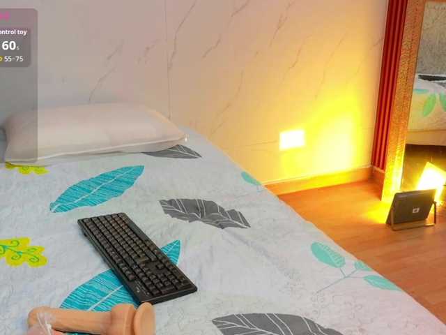 dominikk018 live cam on BongaCams