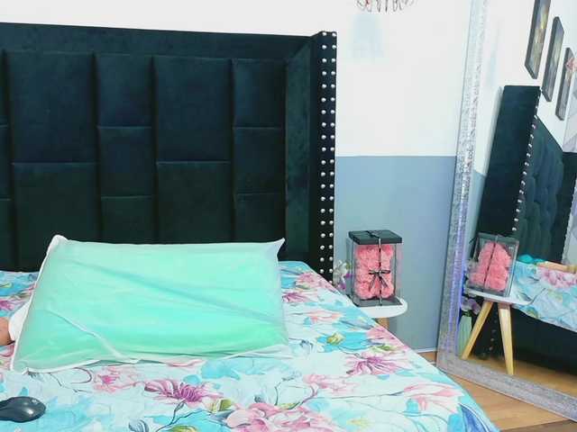 dominikk018 live webcam show
