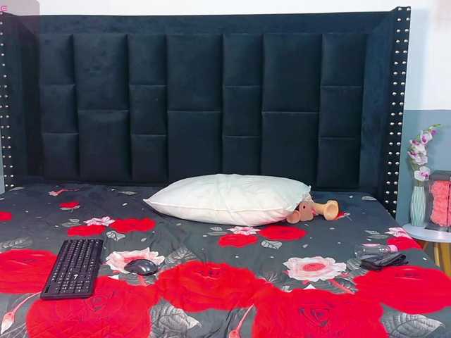 dominikk018 live cam on BongaCams