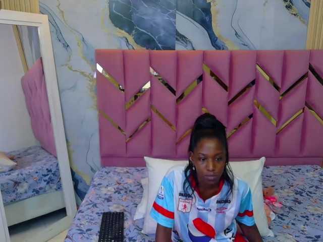 dominikk018 live cam on BongaCams