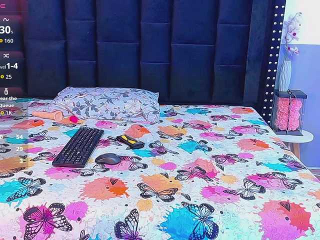 dominikk018 live webcam show