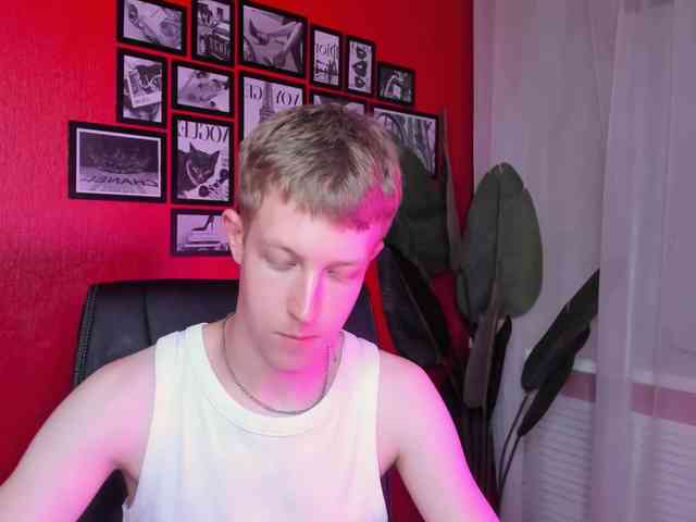 DylanNorton Live Webcam on BongaCams