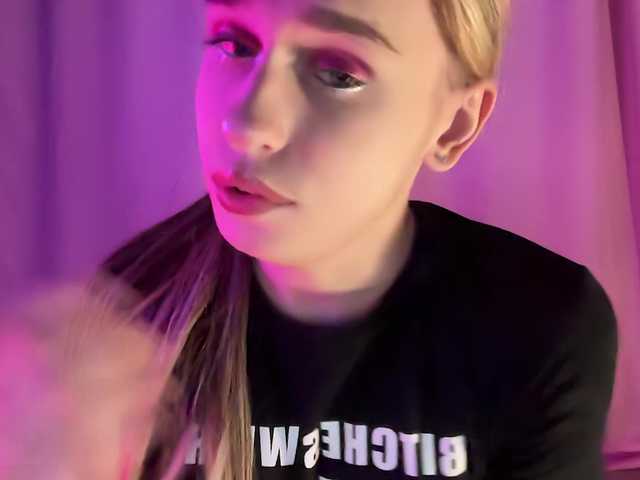 Anya1-1 live cam