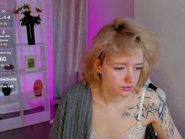 LunaaBee live cam on BongaCams