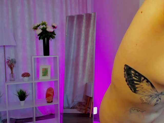 LunaaBee live cam on BongaCams
