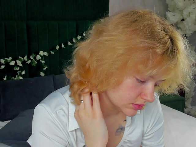 LunaaBee live cam on BongaCams