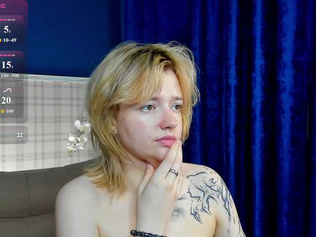 LunaaBee live cam on BongaCams